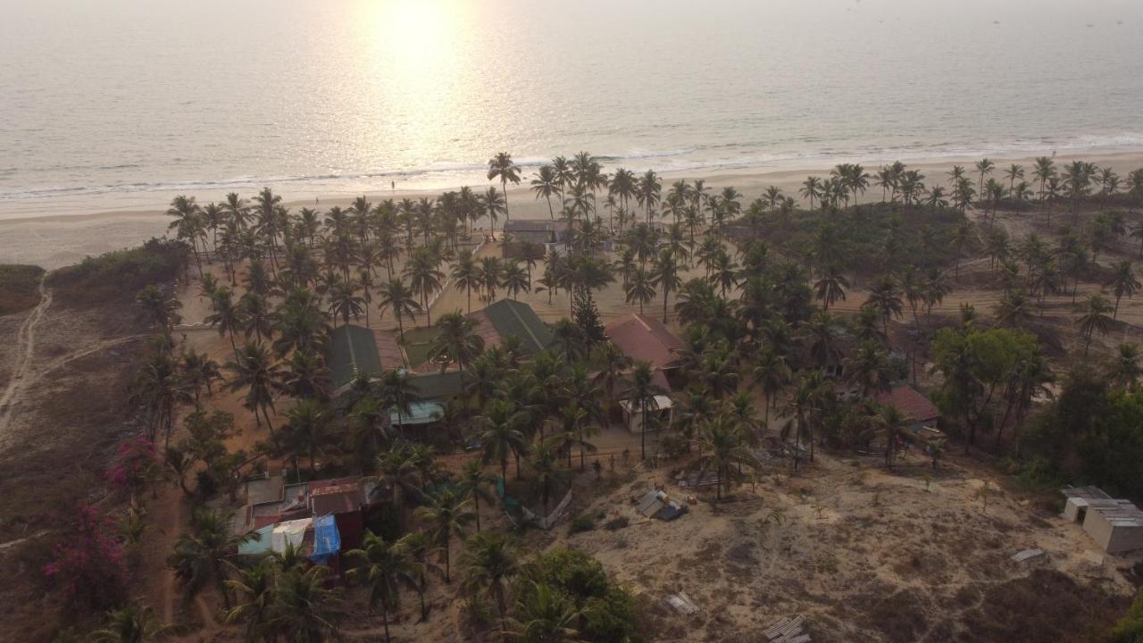 C Roque Beach Resort Colva Buitenkant foto