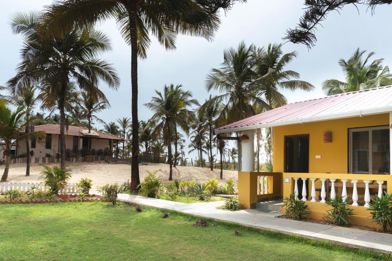 C Roque Beach Resort Colva Buitenkant foto